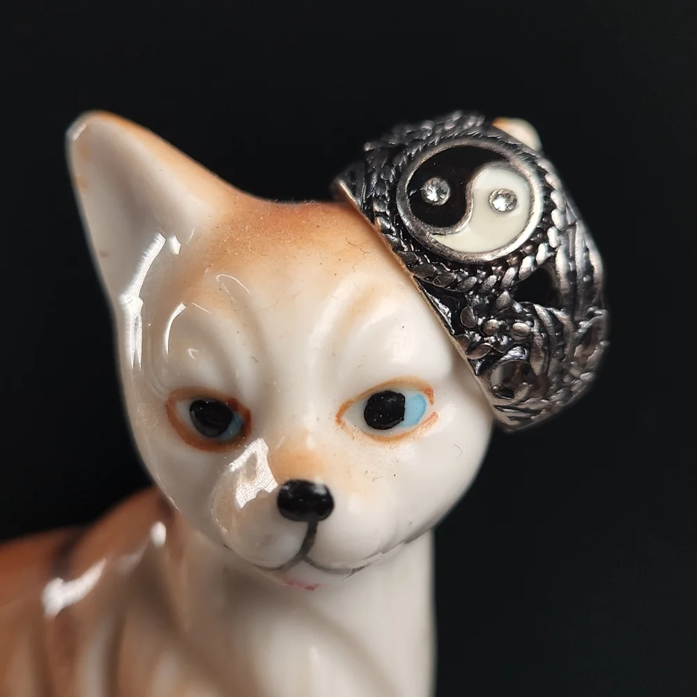 Yin Yang rhinestones ring Size 7.5 Vintage 90s